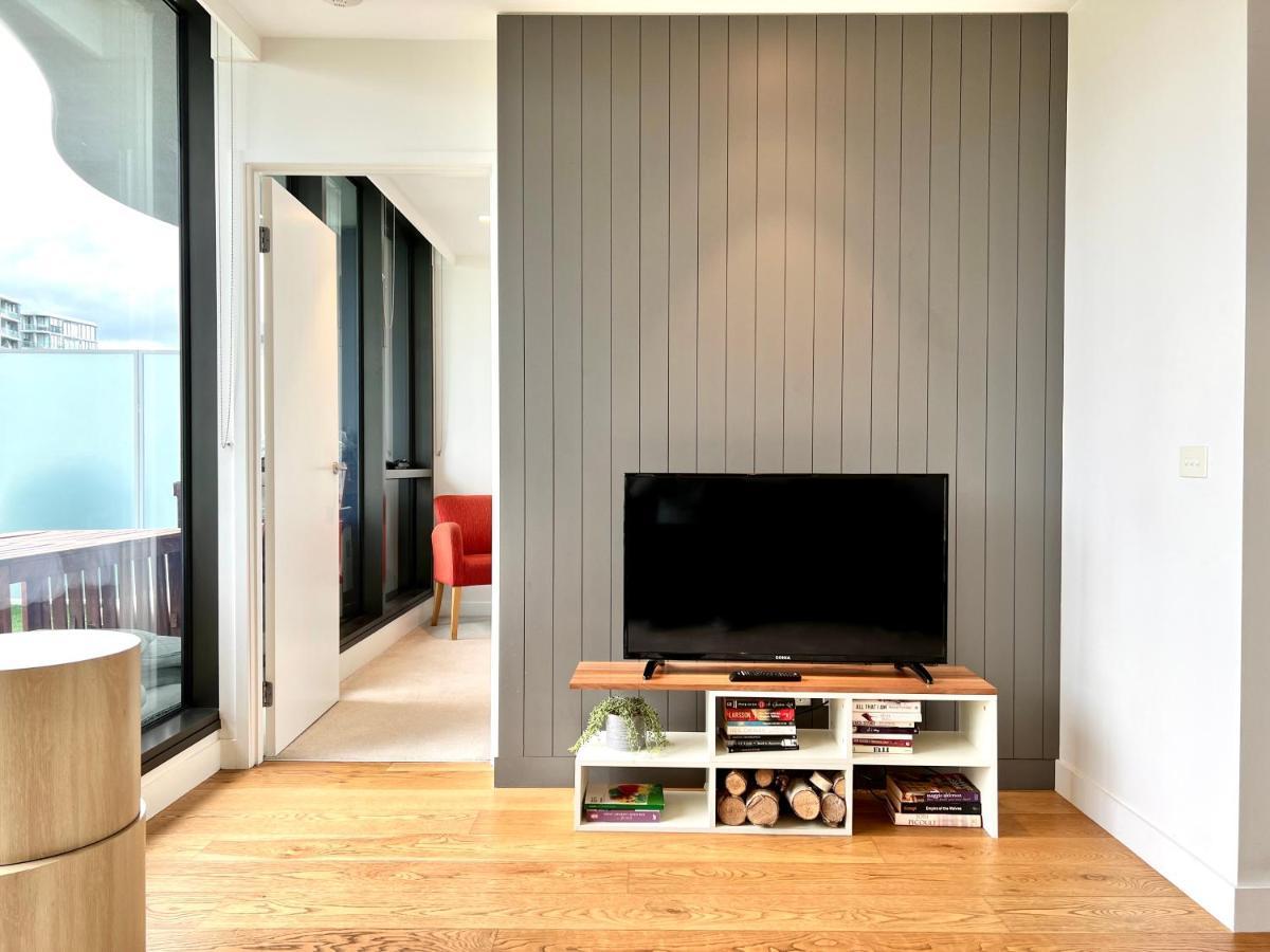 Readyset Apartments At Emerald Melbourne Exterior photo