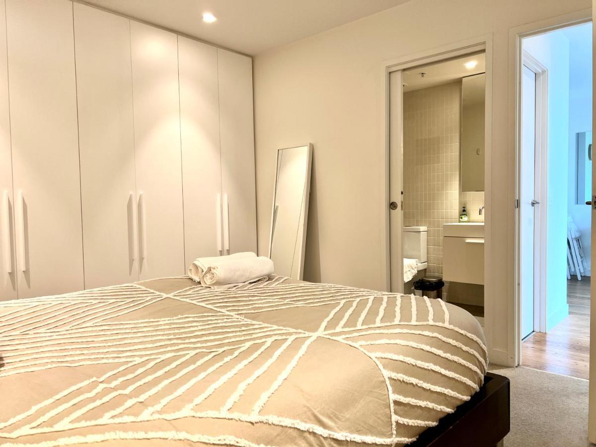 Readyset Apartments At Emerald Melbourne Exterior photo